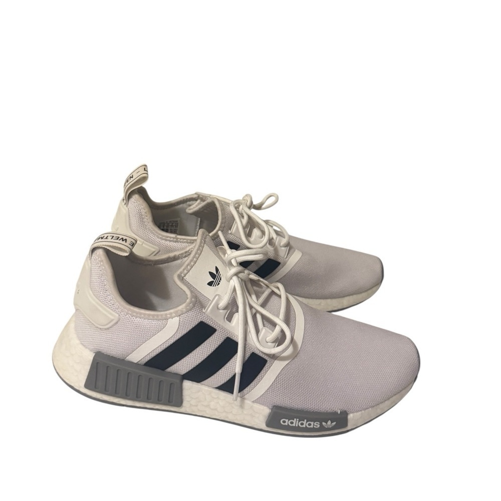 Adidas White Shoe clean without any damage